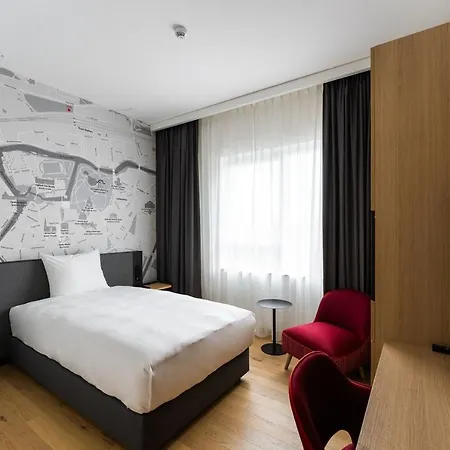 Intercityhotel Hotel 4*