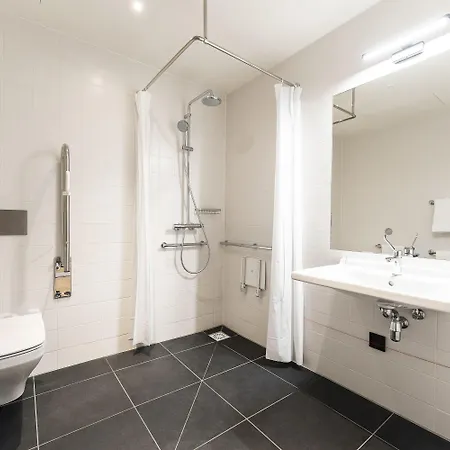 Ξενοδοχείο Intercityhotel 4*