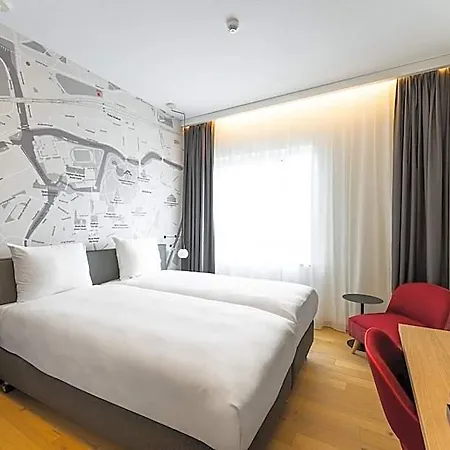 Hotel Intercityhotel 4*