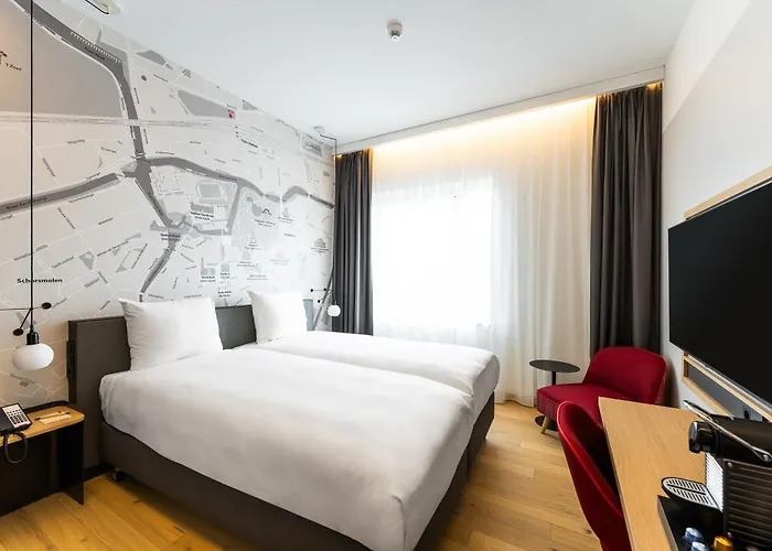 מלון Intercityhotel 4*