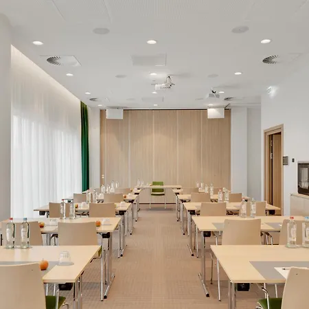 Intercityhotel 4*